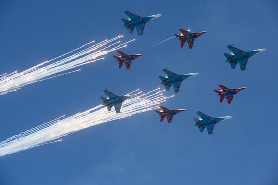 Final rehearsal of military parade to mark 70th anniversary of Victory in 1941-1945 Great Patriotic War
