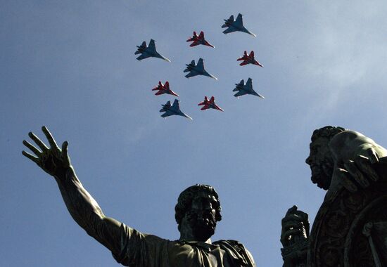 Final rehearsal of military parade to mark 70th anniversary of Victory in 1941-1945 Great Patriotic War