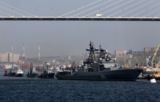 Ships line up to take part in Navy parade in Vladivostok