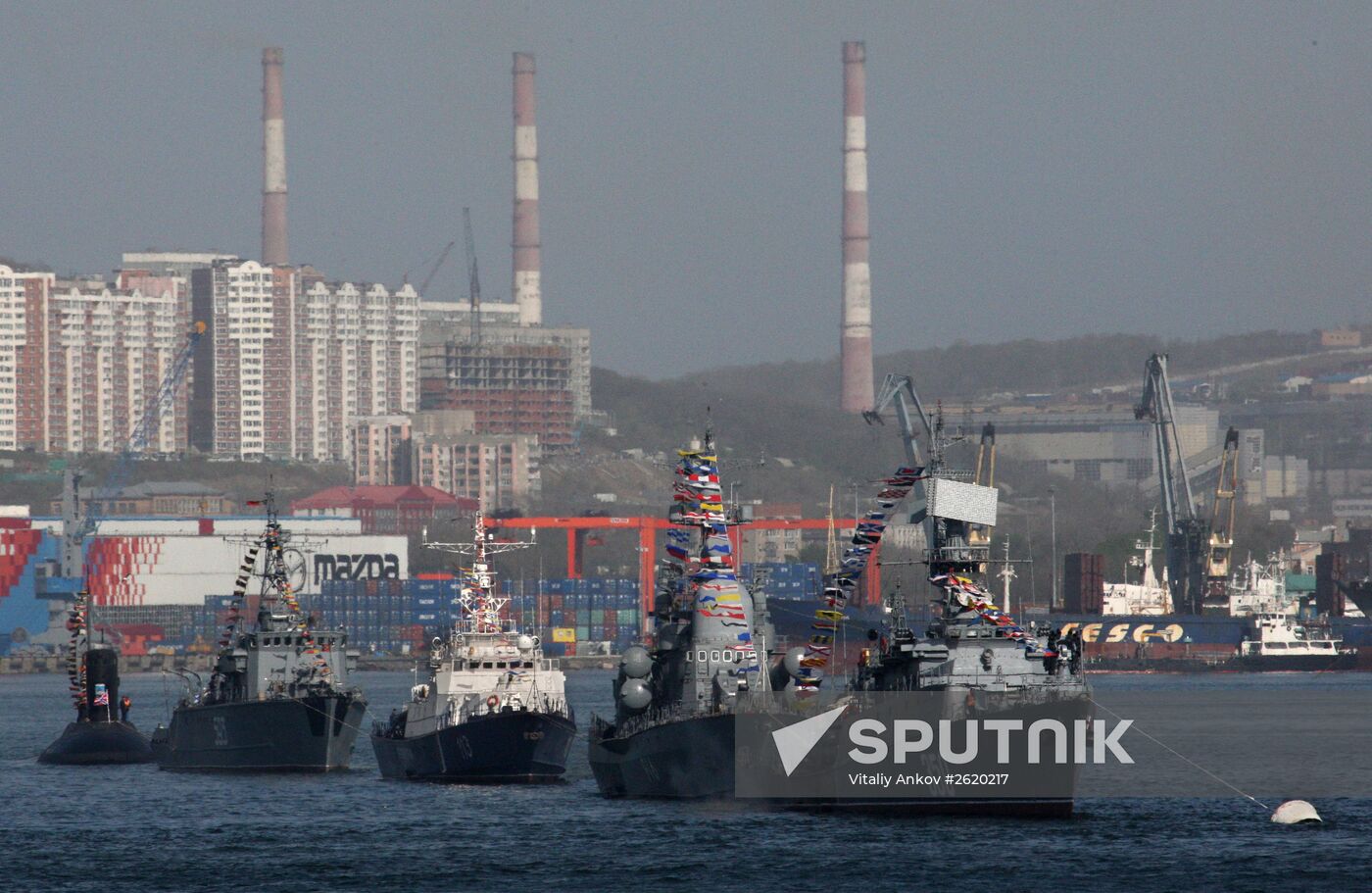 Ships line up to take part in Navy parade in Vladivostok