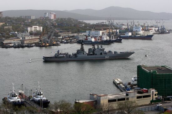 Ships line up to take part in Navy parade in Vladivostok