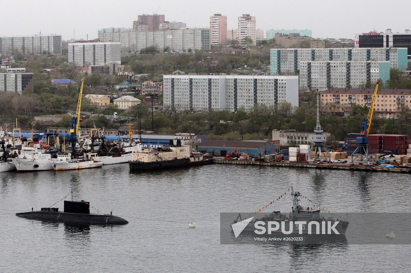 Ships line up to take part in Navy parade in Vladivostok