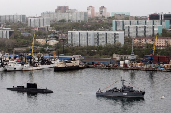 Ships line up to take part in Navy parade in Vladivostok