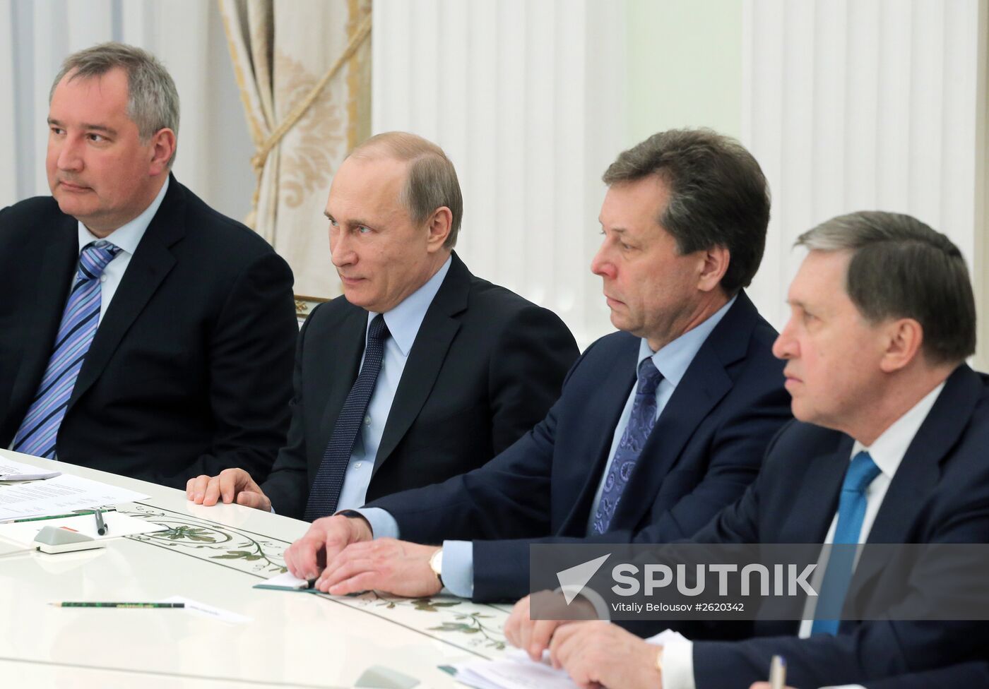 President Putin meets with Cuba's State Council and Cabinet Chairman Raul Castro