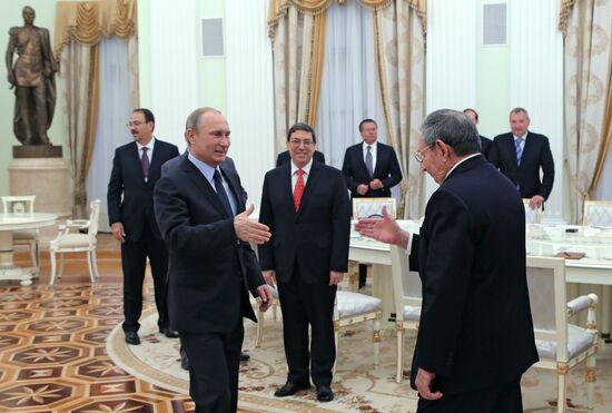 President Putin meets with Cuba's State Council and Cabinet Chairman Raul Castro