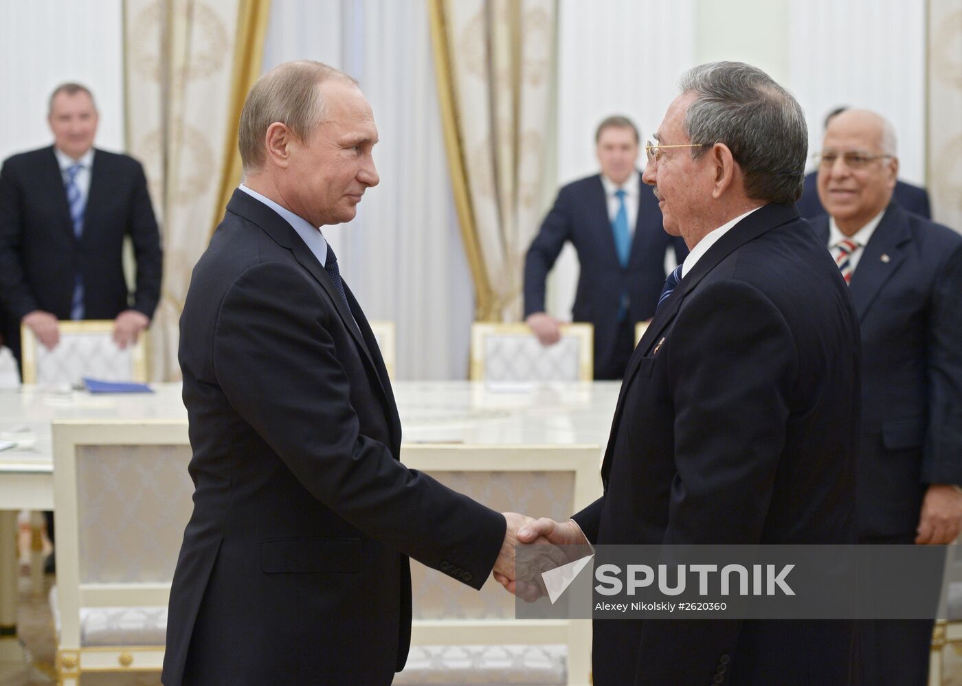 President Putin meets with Cuba's State Council and Cabinet Chairman Raul Castro