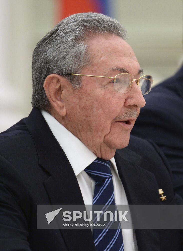 President Putin meets with Cuba's State Council and Cabinet Chairman Raul Castro