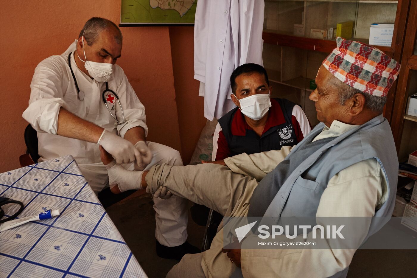 Russian doctors render aid to Nepal residents