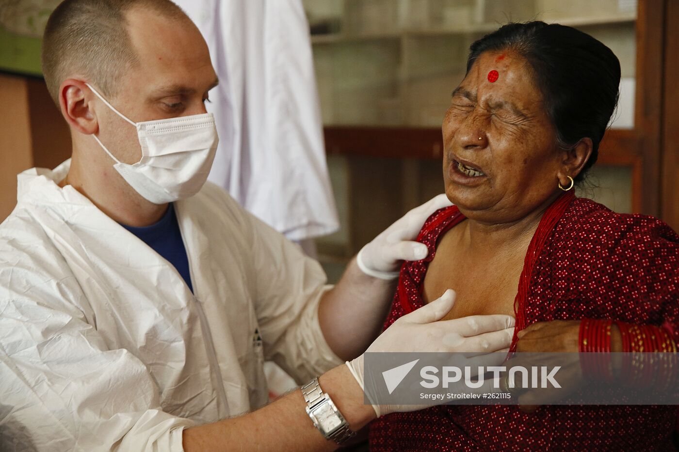 Russian doctors provide aid to Nepal residents