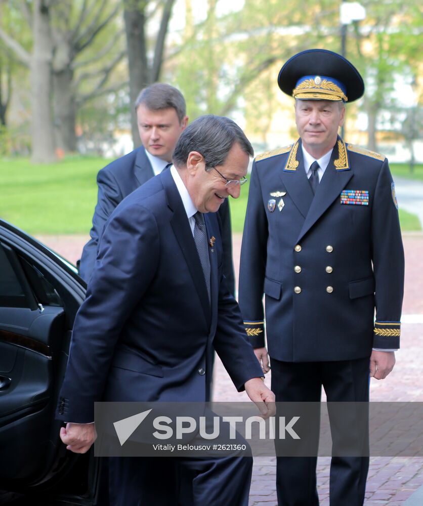 Kremlin Superintendent Sergei Khlebnikov welcomes foreign delegation heads and honorary guests