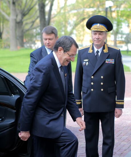 Kremlin Superintendent Sergei Khlebnikov welcomes foreign delegation heads and honorary guests