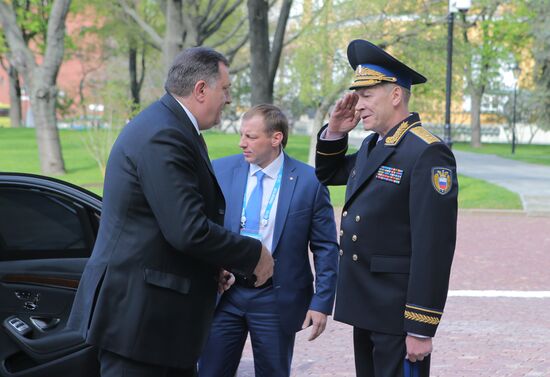 Foreign delegation heads and honorary guests welcomed by Kremlin's Commandant Sergei Khlebnikov