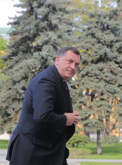 Kremlin Superintendent welcomes foreign delegation heads and honorary guests in the Kremlin