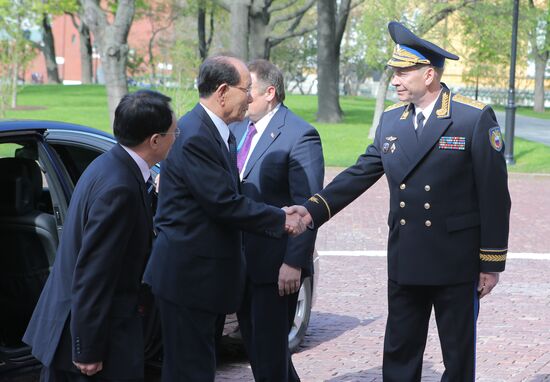 Kremlin Superintendent Sergei Khlebnikov welcomes foreign delegation heads and honorary guests