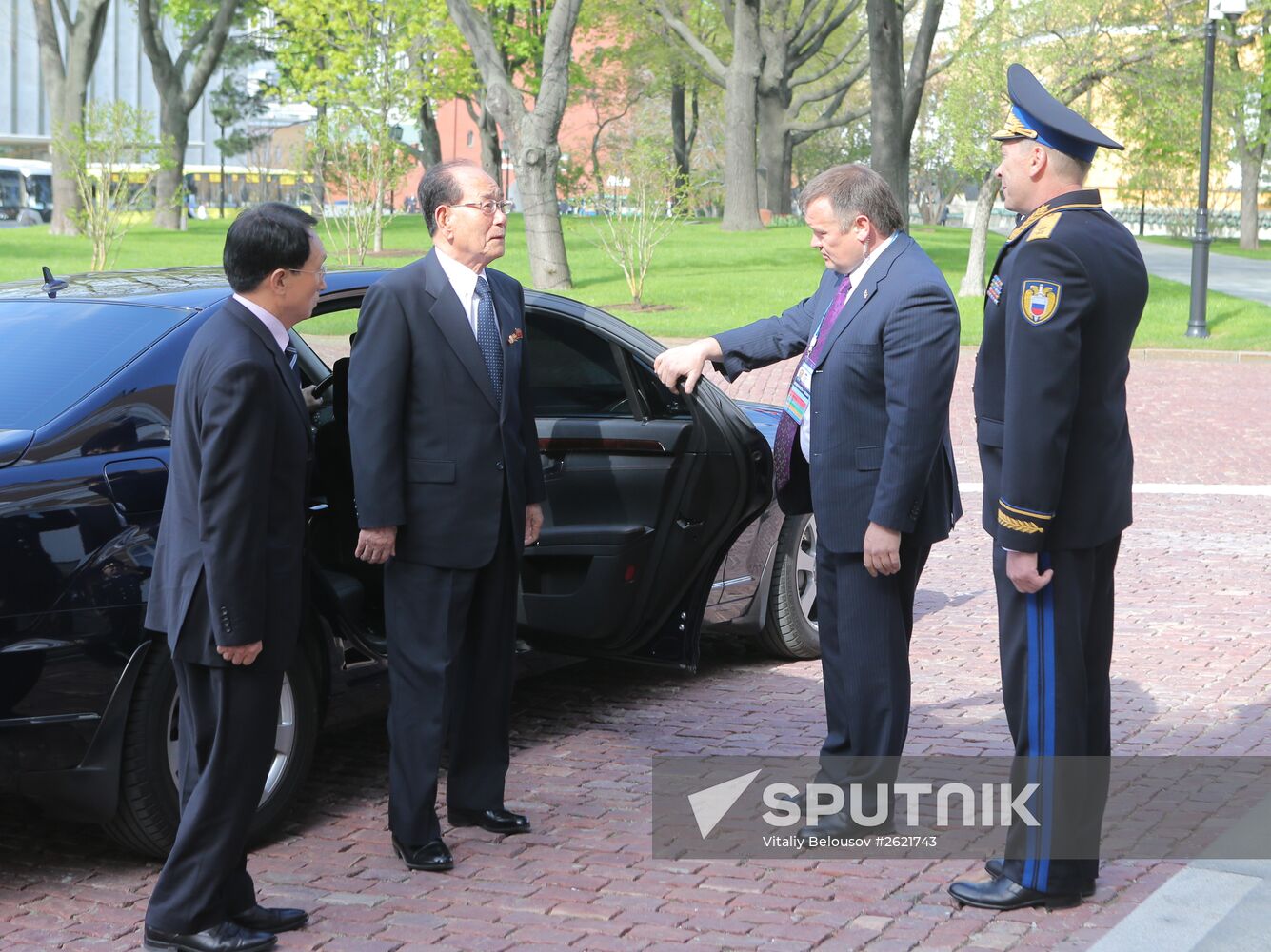 Kremlin Superintendent Sergei Khlebnikov welcomes foreign delegation heads and honorary guests