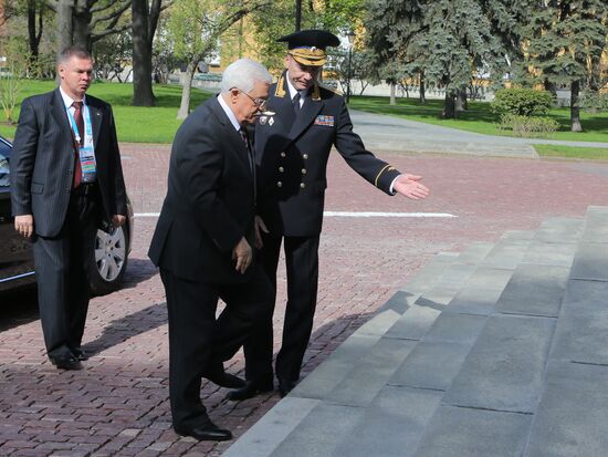 Kremlin Superintendent Sergei Khlebnikov welcomes foreign delegation heads and honorary guests