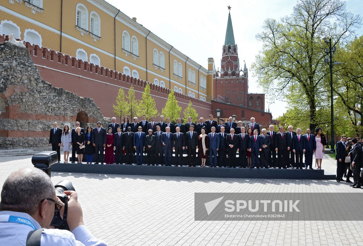 Delegation heads at joint photo session