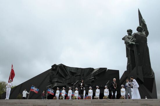 Donetsk People's Republic celebrates 70th anniversary of Victory in 1941-1945 Great Patriotic War