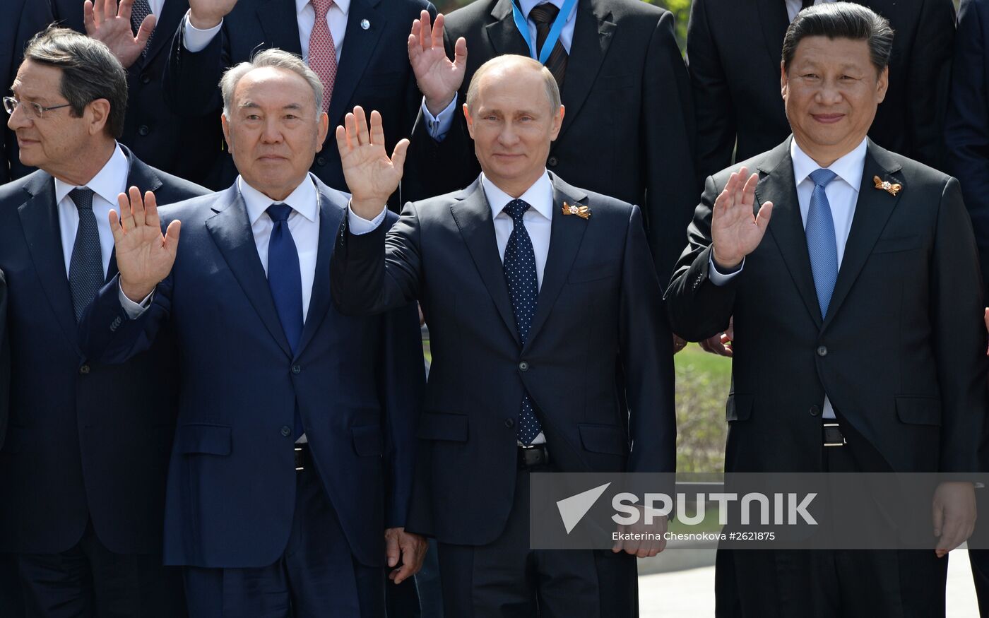 Delegation heads at joint photo session
