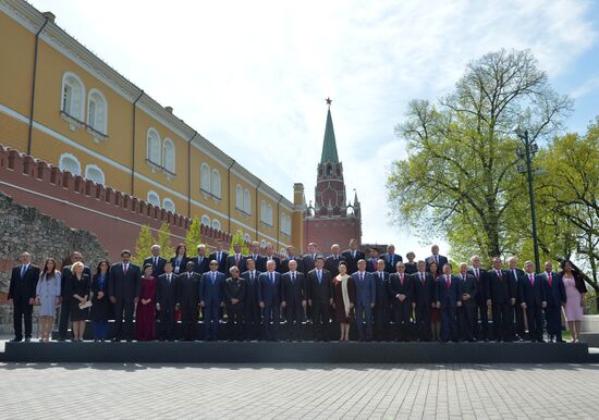Delegation heads at joint photo session
