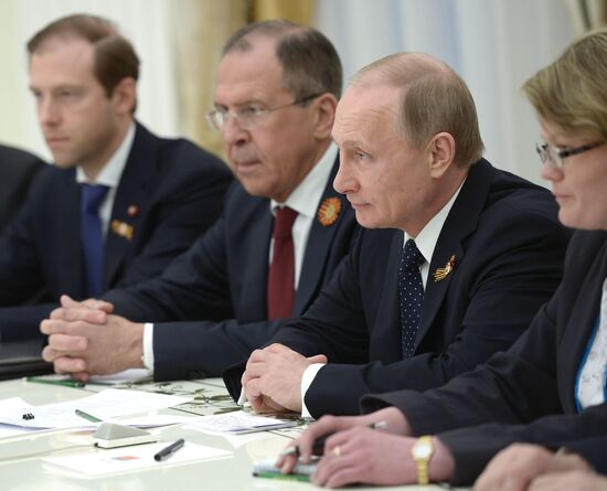 President of Russia Vladimir Putin meets with President of Vietnam Truong Tan Sang