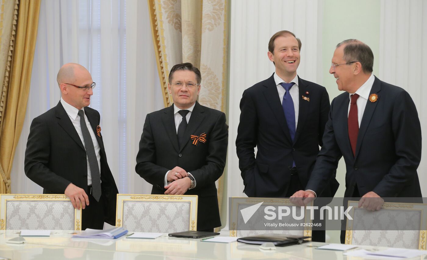 Russian President Vladimir Putin meets with President of Vietnam Trương Tấn Sang