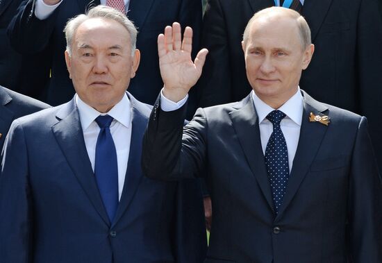 Delegation heads at joint photo session