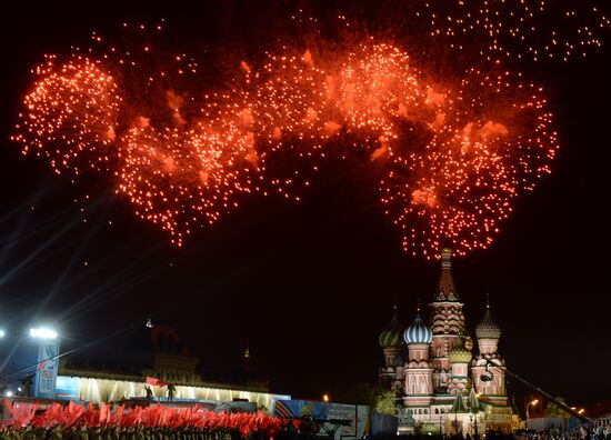 Fireworks display to mark 70th anniversary of Victory in 1941-1945 Great Patriotic War