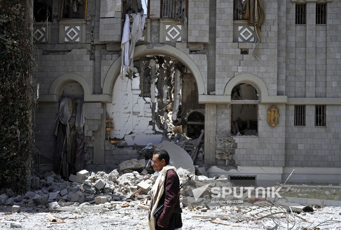 Arab coalition warplanes bomb residence of former Yemeni president Ali Abdullah Saleh