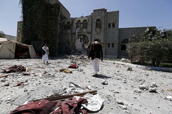 Arab coalition warplanes bomb residence of former Yemeni president Ali Abdullah Saleh
