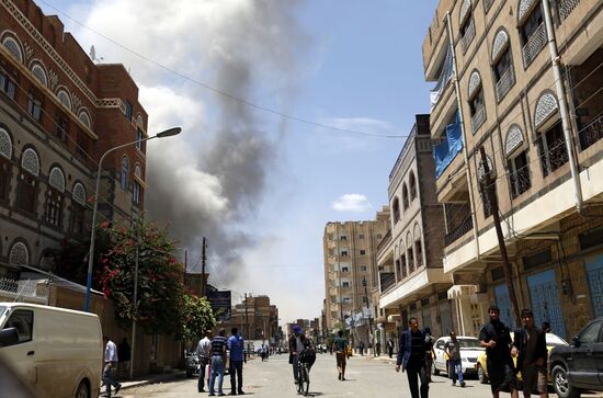 Arab coalition warplanes bomb residence of former Yemeni president Ali Abdullah Saleh