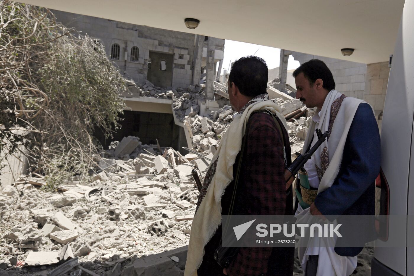 Arab coalition warplanes bomb residence of former Yemeni president Ali Abdullah Saleh