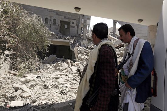 Arab coalition warplanes bomb residence of former Yemeni president Ali Abdullah Saleh