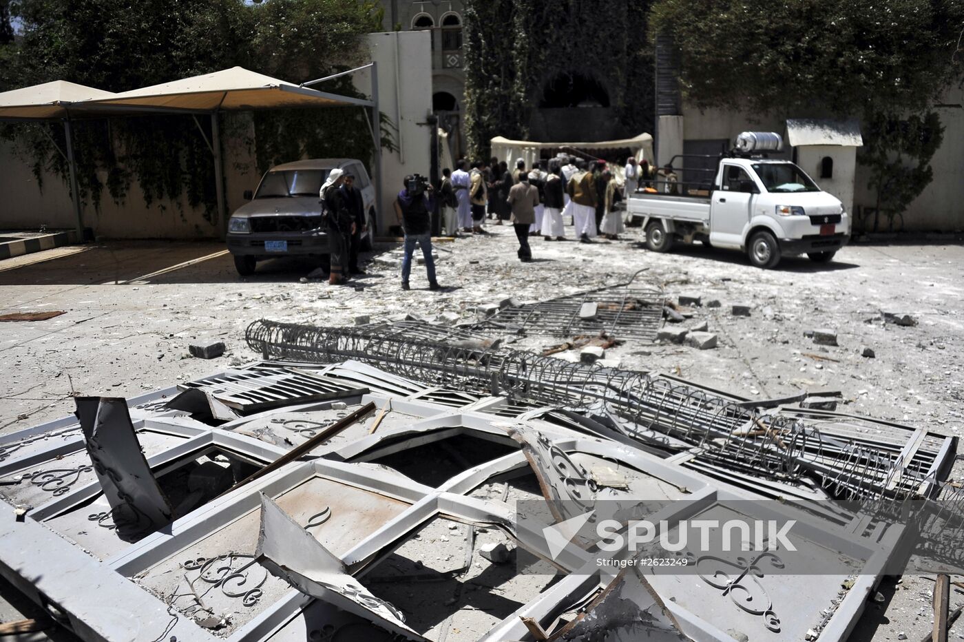 Arab coalition warplanes bomb residence of former Yemeni president Ali Abdullah Saleh
