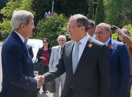 Russian Foreign Minister Sergey Lavrov meets with US Secretary of State John Kerry