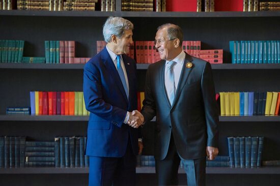 Russian Foreign Minister Sergey Lavrov meets with US Secretary of State John Kerry