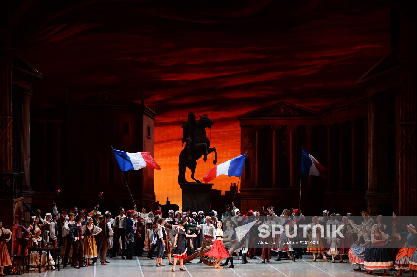 Novosibirsk State Opera and Ballet Theater marks its 70th anniversary