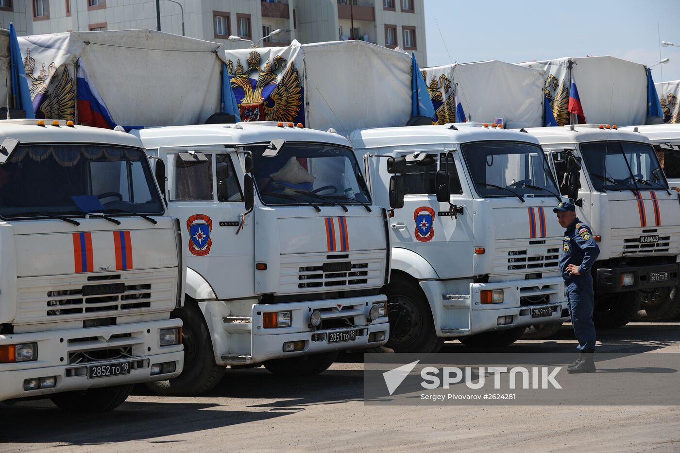 Humanitarian aid convoy in Rostov Region prepares to depart for southeastern Ukraine