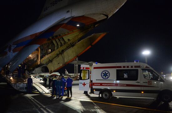 Russian Emergencies Ministry plane flies in seriously ill children from Donbass to Moscow for treatment