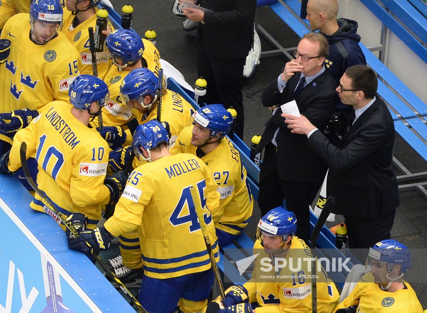 2015 IIHF Ice Hockey World Championship. Sweden vs. Russia