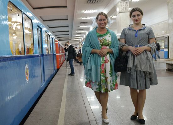 Exhibition of vintage cars marking 80th Moscow Metro anniversary