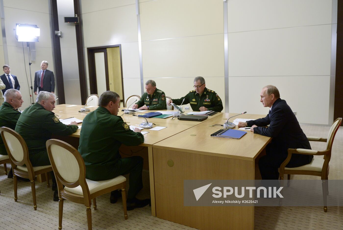 Vladimir Putin chairs meeting on armed forces development