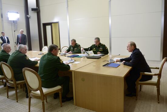 Vladimir Putin chairs meeting on armed forces development