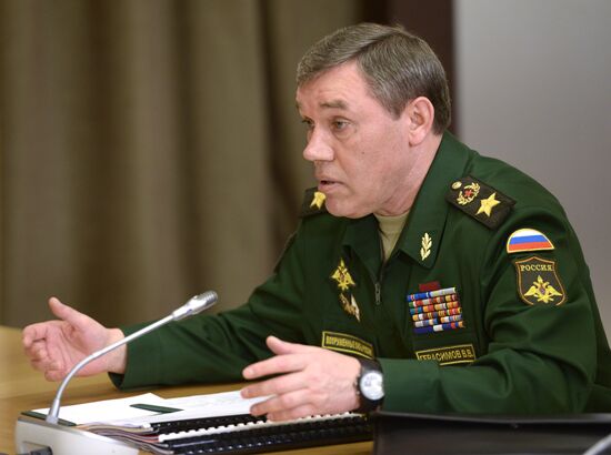 Vladimir Putin chairs meeting on armed forces development