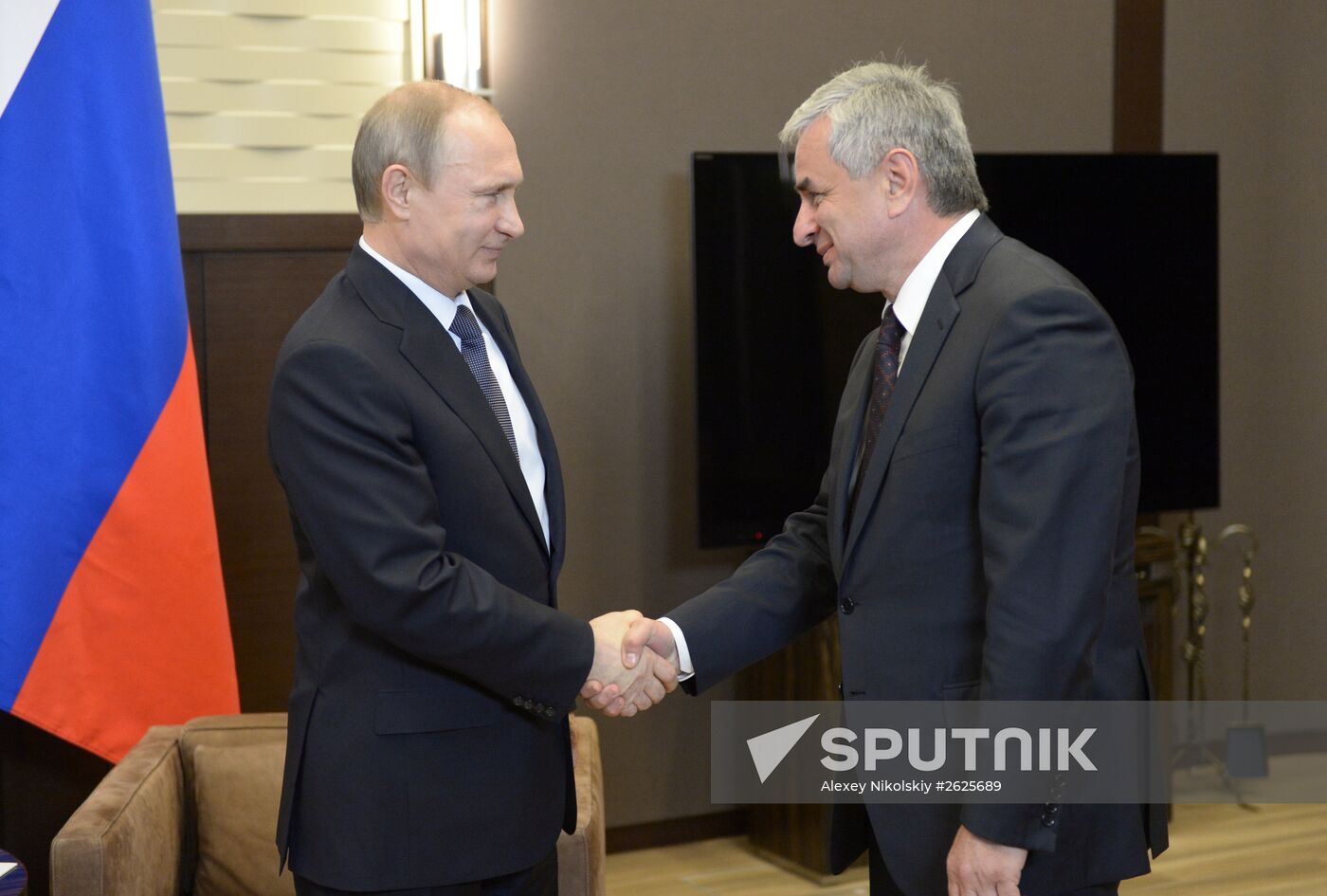 Russian President Putin meets with Abkhaz President Khajimba