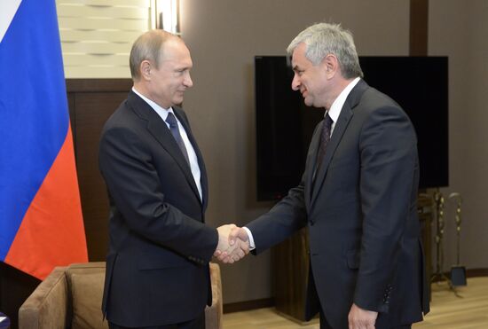 Russian President Putin meets with Abkhaz President Khajimba