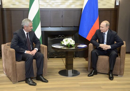 Russian President Putin meets with Abkhaz President Khajimba