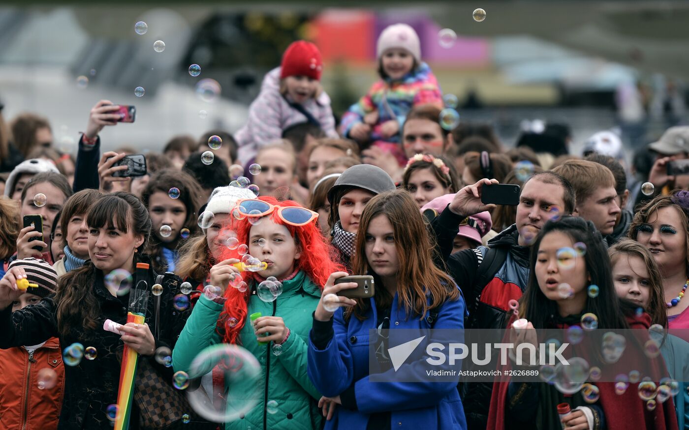 Dream Flash soap bubbles parade