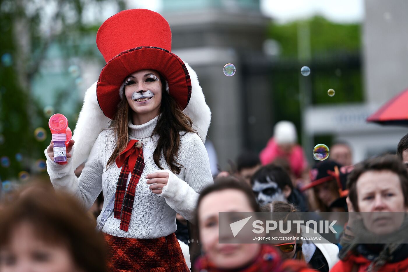 Dream Flash soap bubbles parade