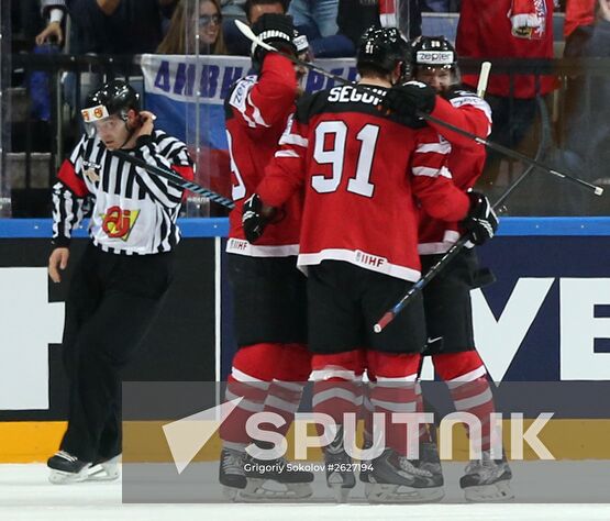 Canadian players celebrate a goal during the final match of the 2015 IIHF World Championship, Canada vs. Russia. Location: Czech Republic, Prague. Author: Grigoriy Sokolov/Sputnik. 2015 IIHF World Championship. Finals. Canada vs. Russia